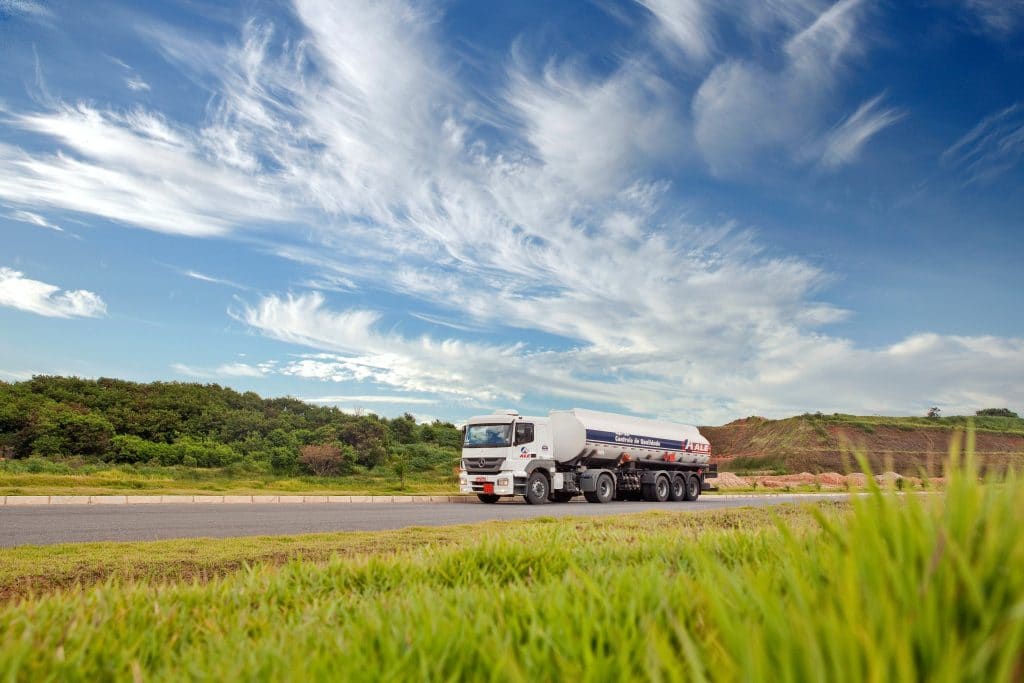 ale-sat-UlmLMQC8pJ4-unsplash Haulage Insurance at JPM